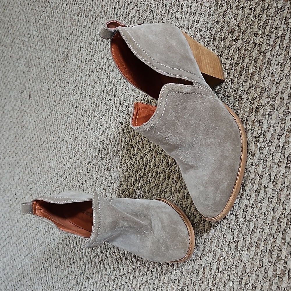 Jeffrey Campbell side slit cutout heeled ankle booties taupe 7